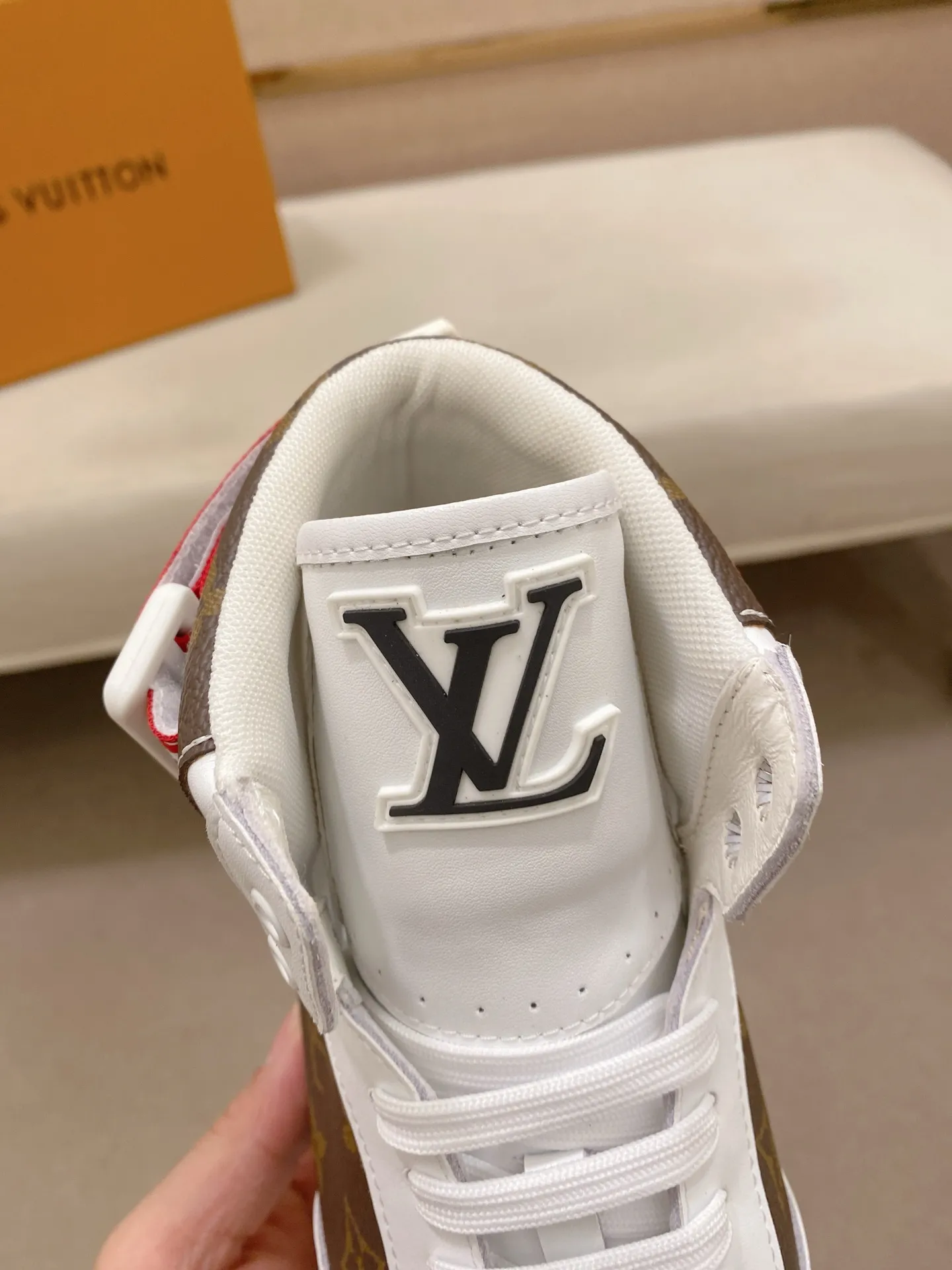 Men's shoes 400💰louis vuitton (Louis Vuitton/lv)🔍🔍The new counters are on sale at the same time. The uppers are imported from Italy. ⃣️Re-engraved🇮🇹💪💪, ⚠Sole: The original sole is specially provided by the original factory, the exclusive movable molded sole is super comfortable, ⚠Original and single goods 🔍high quality, you can enter and leave the counter at will, welcome to compare⚠. Code number: 38-44 (45/customized, non-refundable)